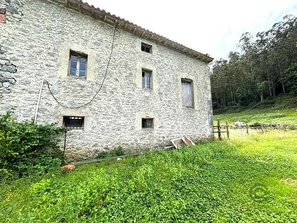 Finca rústica de 0,71 ha en venta en Solorzano, Cantabria