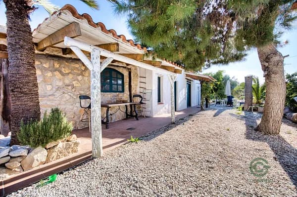 Casa de 0,0821 ha en venta en El campello, Alicante