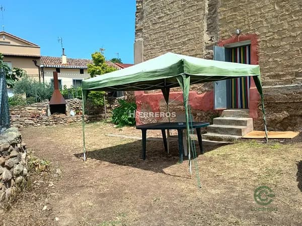 Casa de 0,0155 ha en venta en Ocon, La rioja