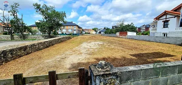 Terreno urbano de 0,1009 ha en venta en Reocin, Cantabria
