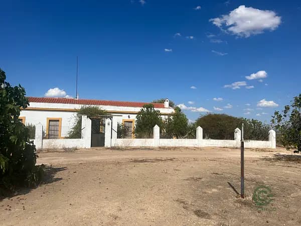 Finca rústica de 184,5 ha en venta en Badajoz