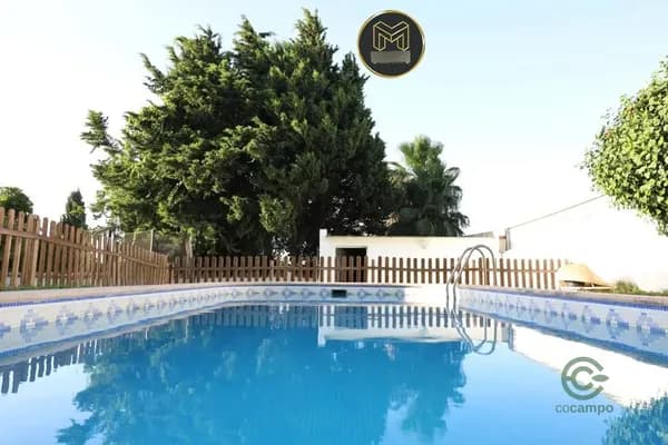 Finca de recreo de 0,09 ha en venta en Cádiz