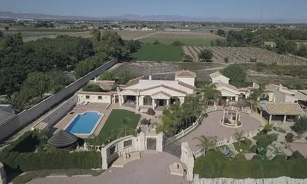 Casa de 0,6 ha en venta en Daya vieja, Alicante
