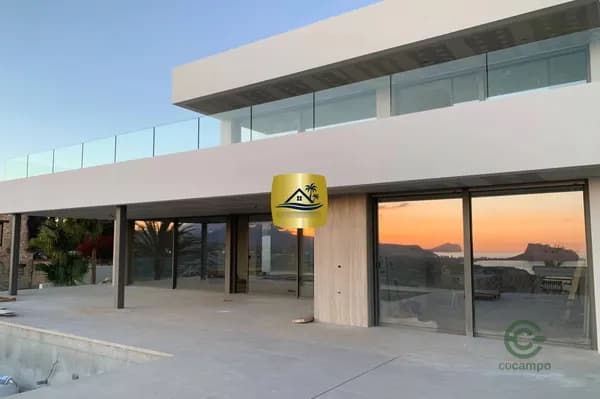 Casa de 0,0842 ha en venta en Benitachell, Alicante