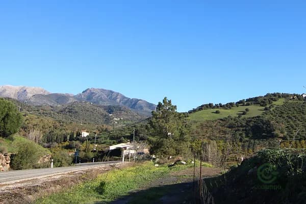 Finca rústica de 1,139 ha en venta en Tolox, Malaga