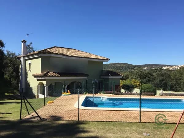 Casa de 0,22 ha en venta en Sotogrande, Cadiz