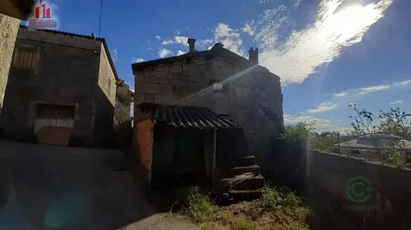 Casa de 0,0062 ha en venta en Vilamarin, Orense