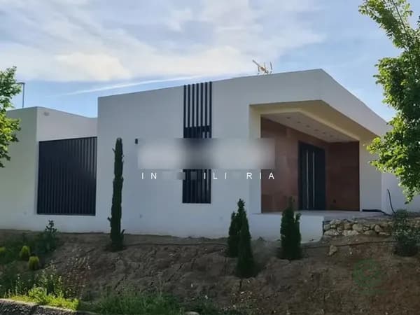 Casa de 0,0377 ha en venta en Cabrerizos, Salamanca