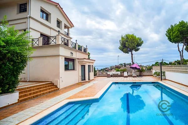 House of 0,065 ha for sale in Barcelona