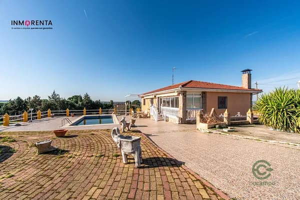 Casa de 0,21 ha en venta en Mentrida, Toledo