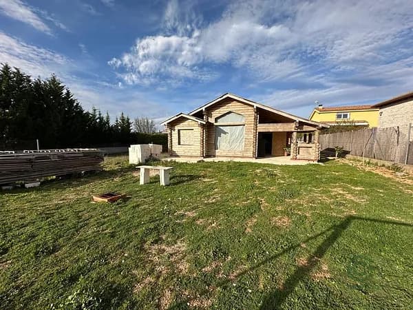 Casa de 0,016 ha en venta en Chiloeches, Guadalajara