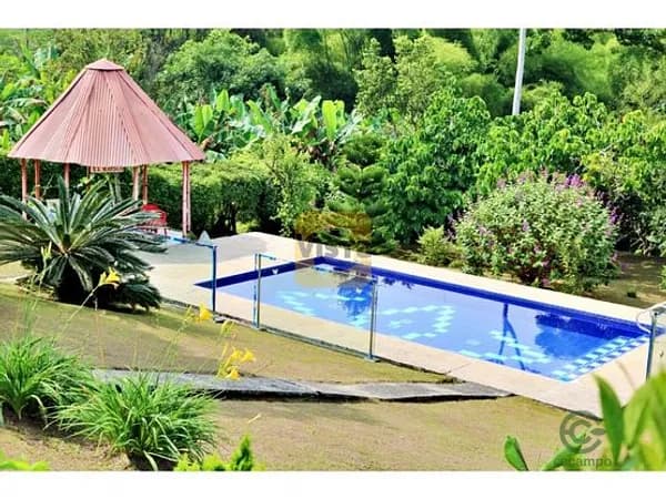 Finca rústica de 0,6 ha en venta en Caldas