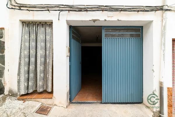 Casa de 0,0084 ha en venta en Colomera, Granada