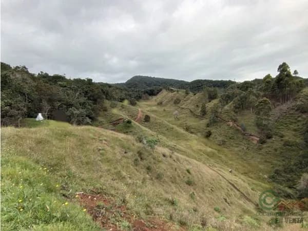 Finca de recreo de 0,3 ha en venta en Antioquia