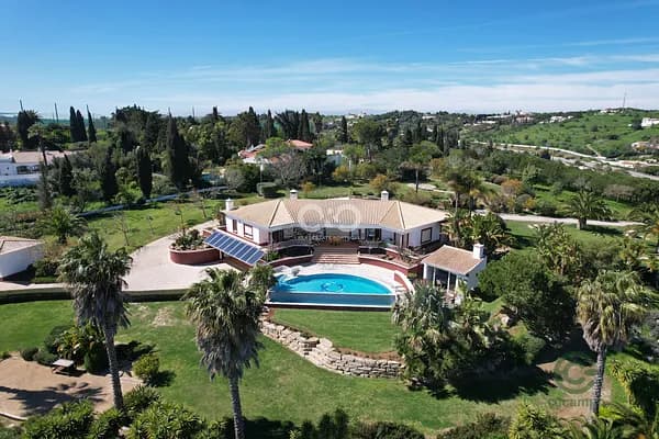 Casa de 2,4785 ha en venta en Luz, Algarve