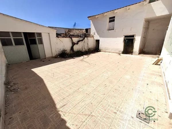 Casa de 0,04 ha en venta en Roda (la), Albacete