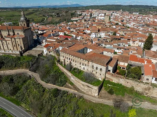 Casa de 0,343 ha en venta en Coria, Cáceres