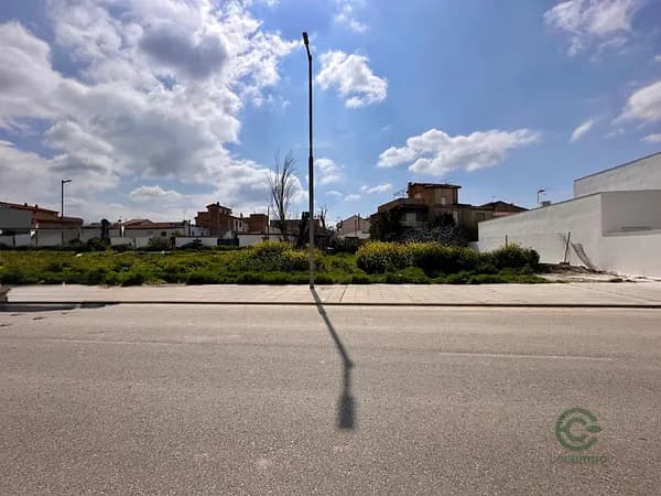 Terreno urbano de 0,0165 ha en venta en Churriana de la vega, Granada