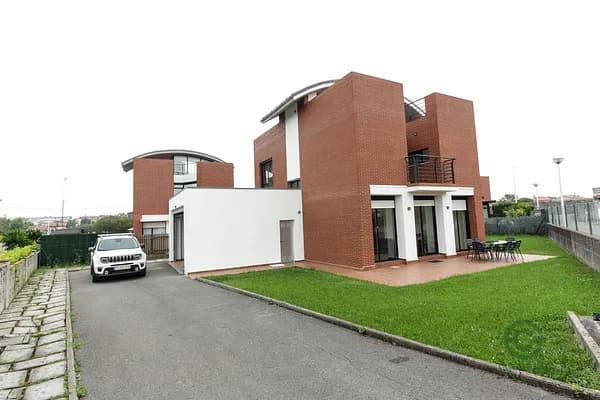 Casa de 0,0378 ha en venta en Santa cruz de bezana, Cantabria