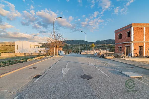 Terreno urbano de 0,07 ha en venta en Otura, Granada