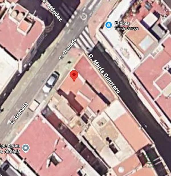 Casa de 0,0085 ha en venta en Almeria, Almeria