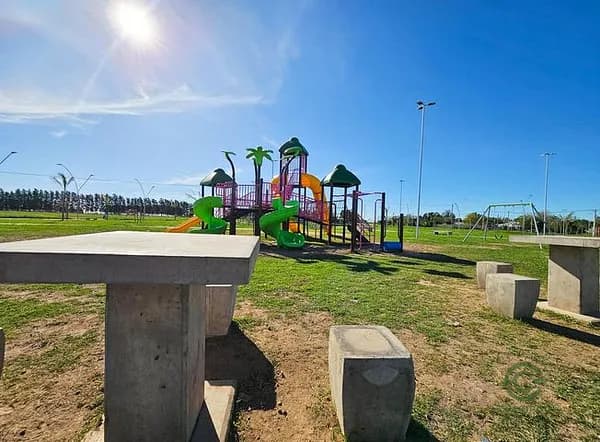 Terreno urbano de 0,06 ha en venta en Santa fe