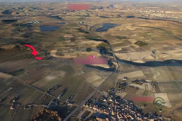 Finca agrícola de 0,4256 ha en venta en Madrona, Segovia