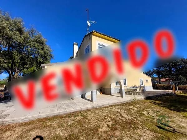 Casa de 0,1475 ha en venta en Maello, Avila