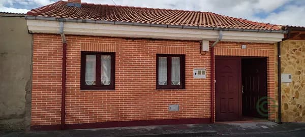 Casa de 0,0132 ha en venta en Bustillo del páramo, León