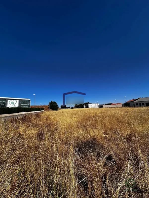 Terreno urbano de 0,56 ha en venta en Manzanares, Ciudad real