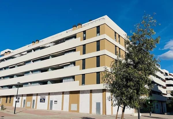 Casa de 0,0132 ha en venta en Tomares, Sevilla