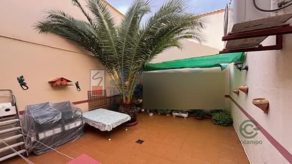 Casa de 0,0213 ha en venta en Valdepeñas, Ciudad real