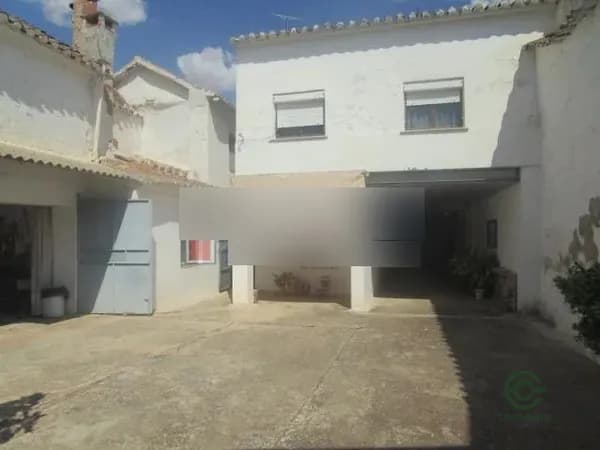 Casa de 0,0564 ha en venta en Valdepeñas, Ciudad real