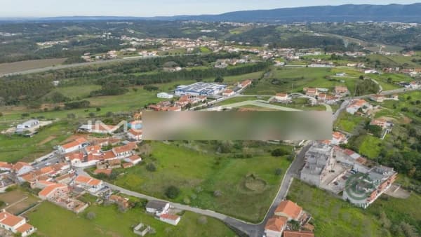 Finca rústica de 0,4107 ha en venta en Alcobaça, Leiria