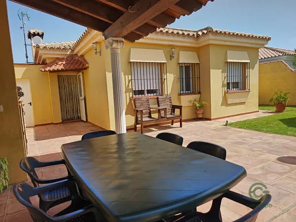 Casa de 0,0404 ha en venta en Chiclana de la frontera, Cadiz