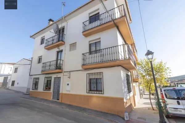 Casa de 0,0144 ha en venta en Campotejar, Granada