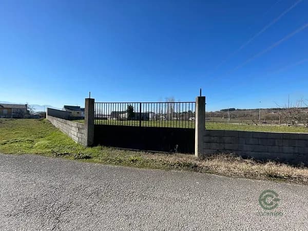 Terreno urbano de 0,2543 ha en venta en Barcena del bierzo, Leon
