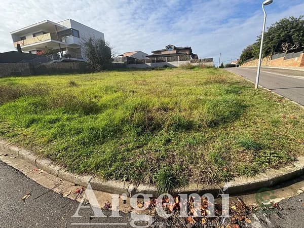 Terreno urbano de 0,0686 ha en venta en Palau plegamans, Barcelona