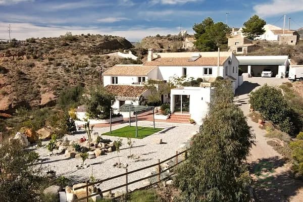 Finca rústica de 0,8 ha en venta en Oria, Almeria