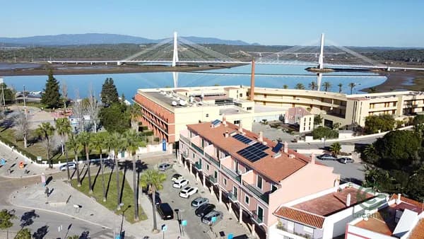 Casa de 0,0231 ha en venta en Lagoa (algarve), Faro