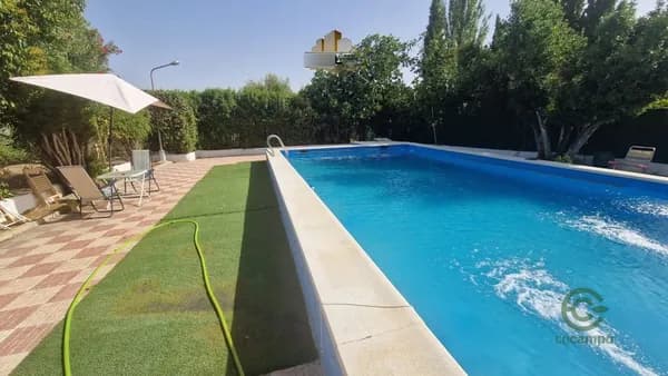 Casa de 0,008 ha en venta en Jaen, Jaen