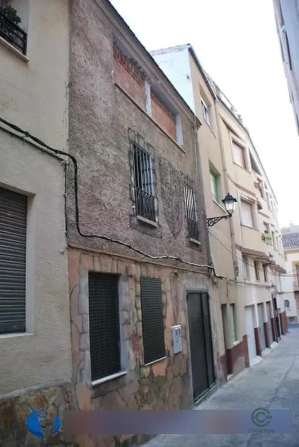 Casa de 0,0164 ha en venta en Caudete, Albacete