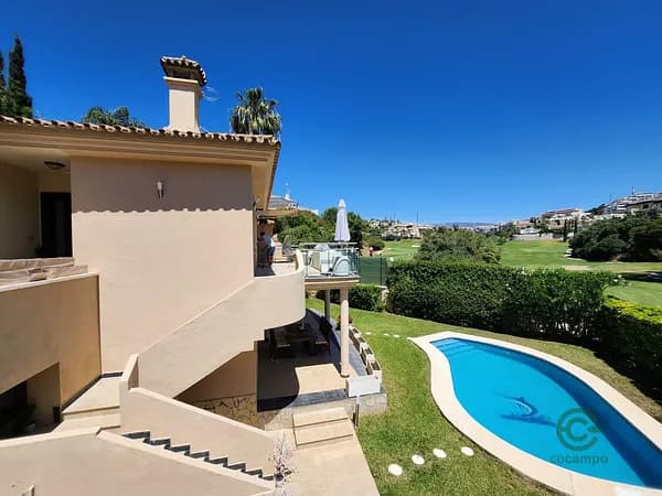 Casa de 0,04 ha en venta en Mijas, Malaga