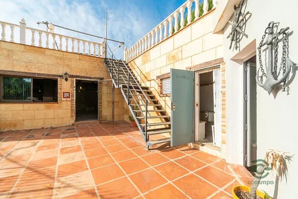 Casa de 0,044 ha en venta en Alicante