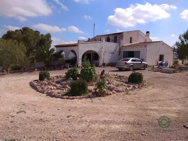 Finca rústica de 1 ha en venta en Novelda, Alicante