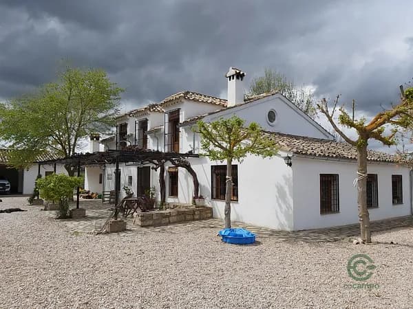 Finca rústica de 0,9 ha en venta en Santo tomé, Jaén