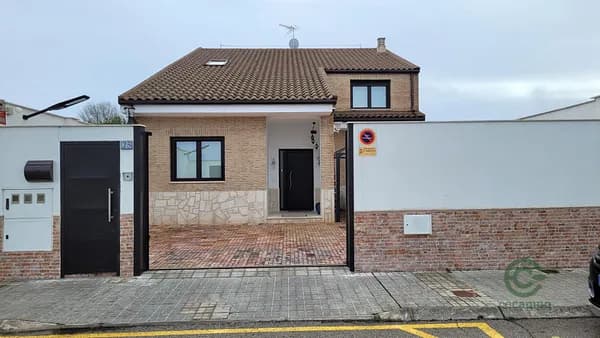 Casa de 0,0311 ha en venta en Ciempozuelos, Madrid