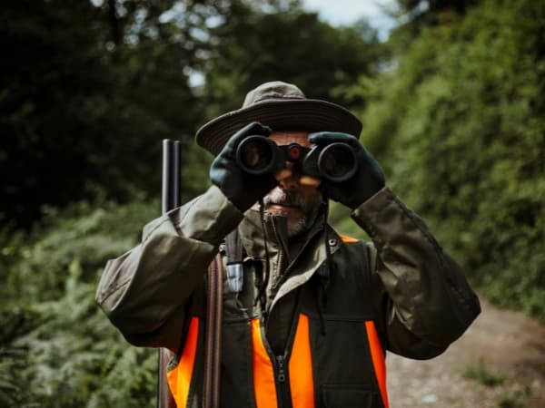 Cómo elegir los mejores prismáticos para caza