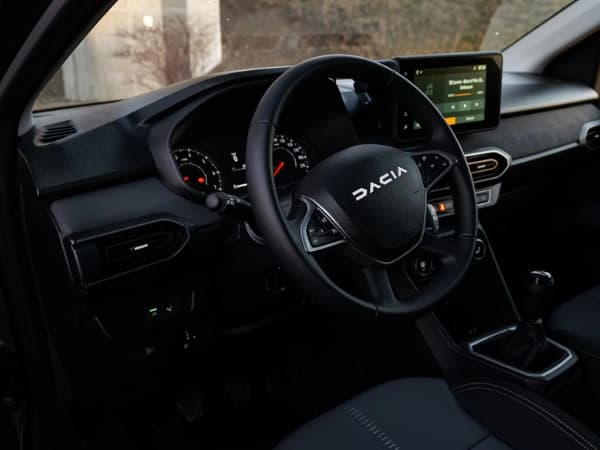 Dacia Striker 4×4: qué es, qué ofrece al campo y cuánto cuesta