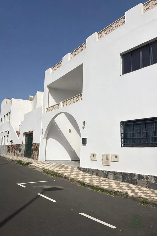 Casa de 0,0456 ha en venta en Aguimes, Las palmas